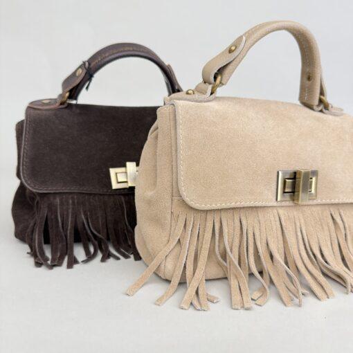 Kleine Rauledertasche mit Fransen